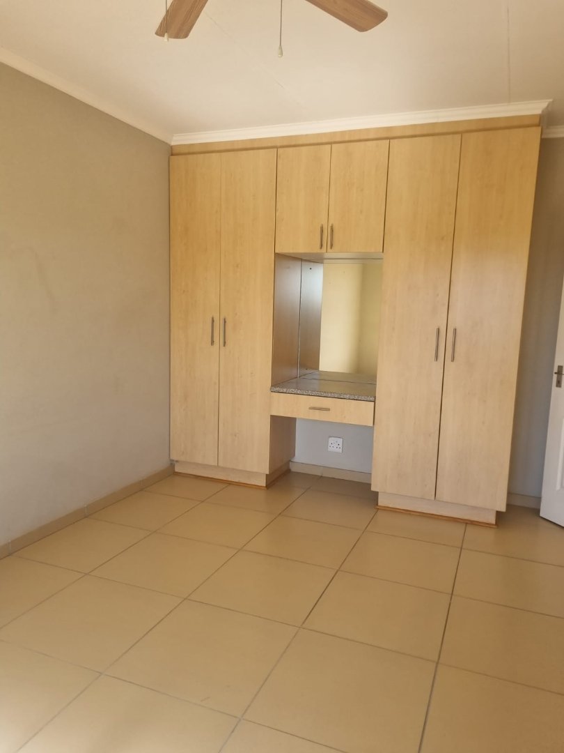 2 Bedroom Property for Sale in Langenhovenpark Free State